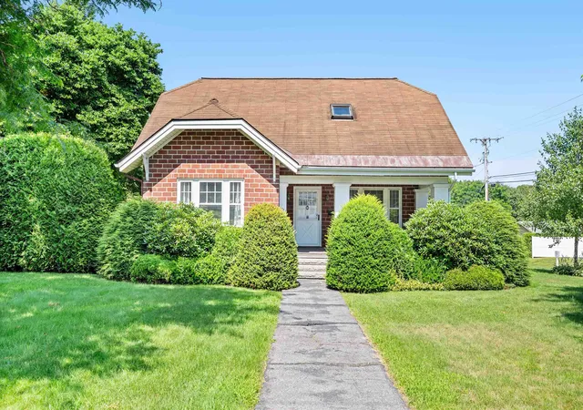 Photo 4 of Sale Pending at 267 South Main St, Barre, VT 05641 | MLS# 5103018 | Listing updated on 2026-08-25