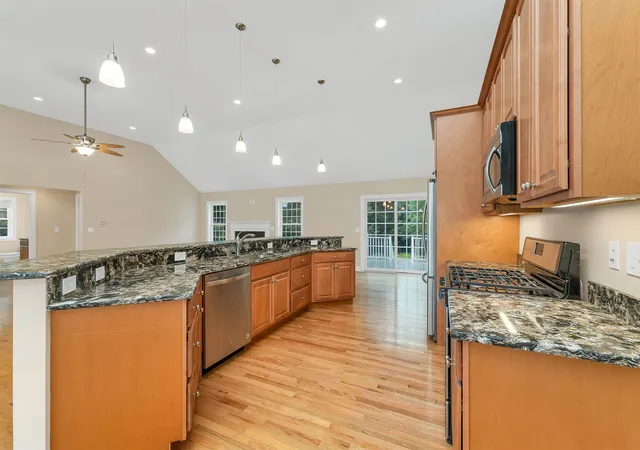 1st image of 10 Zoe Ln, Newton, NH 03858 | MLS# 5103027