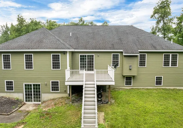 Photo 3 of Single family home for sale at 10 Zoe Ln, Newton, NH 03858 | MLS# 5103027 | Listing updated on 2026-10-02
