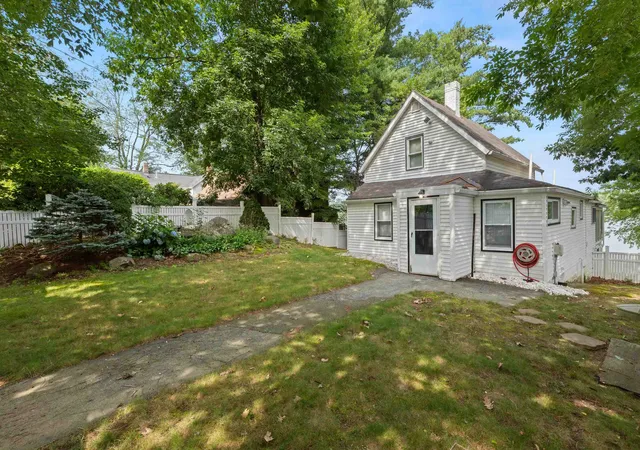 2nd image of 20 S Shore Rd, Salem, NH 03079 | MLS# 5103037