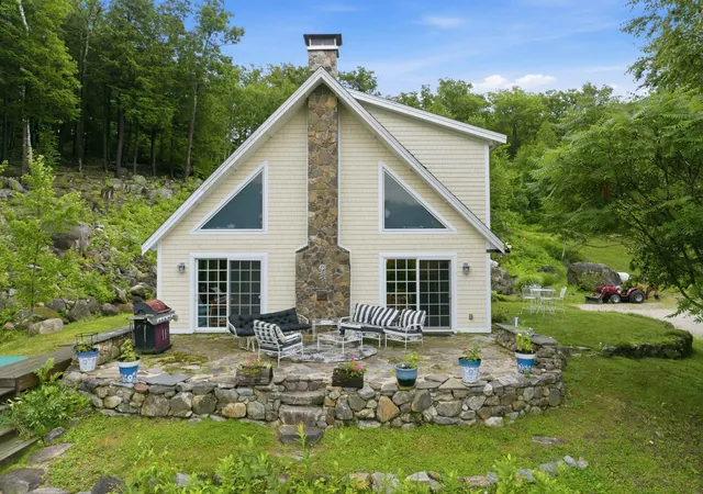 1st image of 125 Cunningham Pond Rd, Warner, NH 03278 | MLS# 5103051