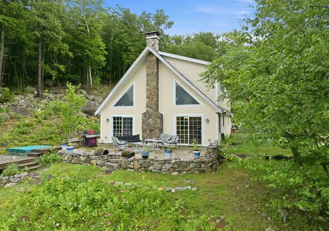 3rd image of 125 Cunningham Pond Rd, Warner, NH 03278 | MLS# 5103051