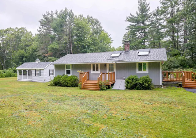 Photo 1 of Single family home for sale at 9 Ice House Ln, Greenfield, NH 03047 | MLS# 5103058 | Listing updated on 2026-09-01
