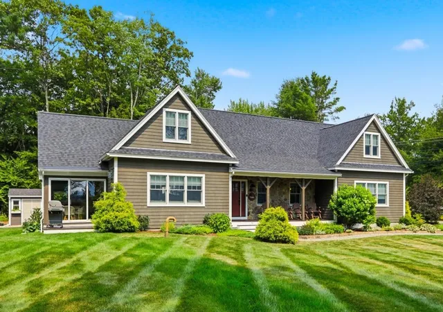 1st image of 294 Paradise Dr, Moultonborough, NH 03254 | MLS# 5103059
