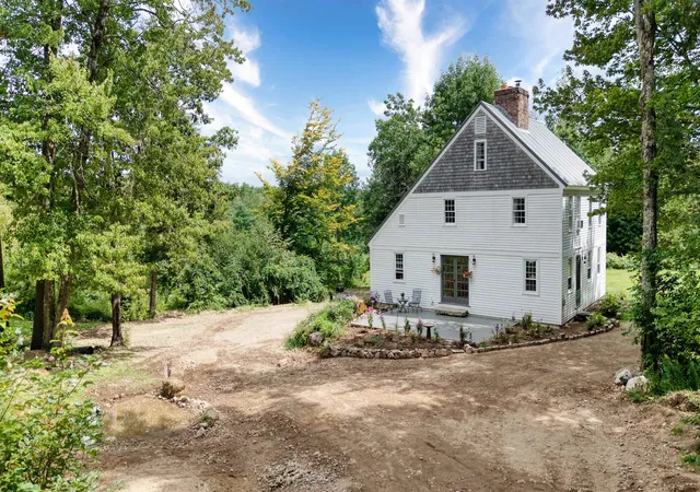 Photo 2 of Single family home for sale at 968 Washington Hill Rd, Silver Lake, NH 03875 | MLS# 5103073 | Listing updated on 2026-08-21
