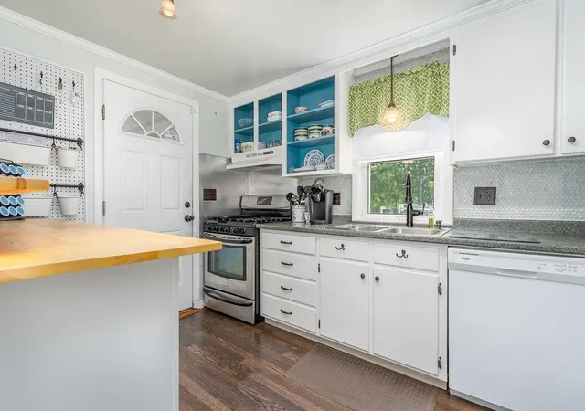 3rd image of 254 Province Rd, Strafford, NH 03884 | MLS# 5103074