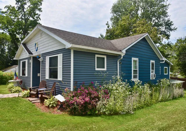 Photo 2 of Single family home for sale at 23 Mooney Dr, Alburgh, VT 05440 | MLS# 5103075 | Listing updated on 2026-09-09