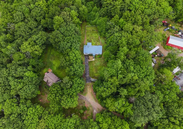 4th image of 380 Dowboro Rd, Pittsfield, NH 03263 | MLS# 5103104