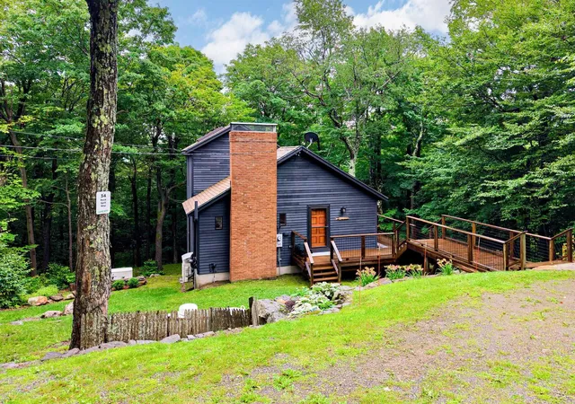 Single family home for sale at 34 Rock Split Wy, Wilmington, VT 05363 | MLS# 5103126