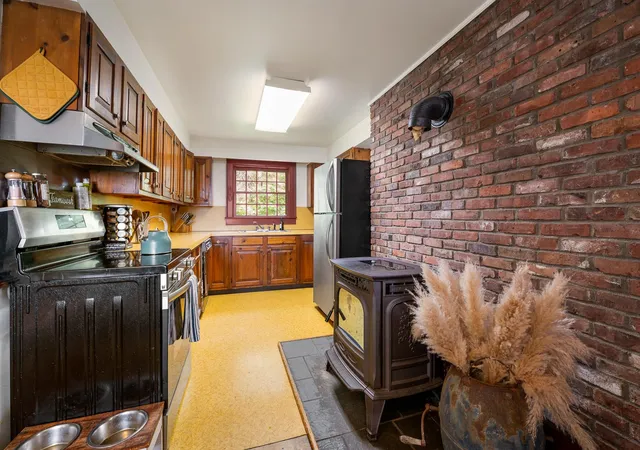 Photo 3 of Single family home for sale at 912 Us Route 2 W, Danville, VT 05828 | MLS# 5103139 | Listing updated on 2026-08-04