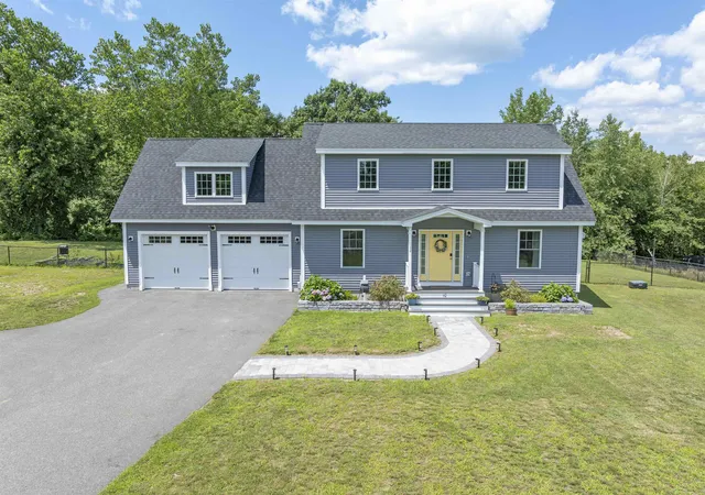 1st image of 10 Meghan Dr, Sandown, NH 03873 | MLS# 5103170