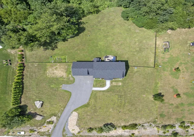 37th image of 10 Meghan Dr, Sandown, NH 03873 | MLS# 5103170