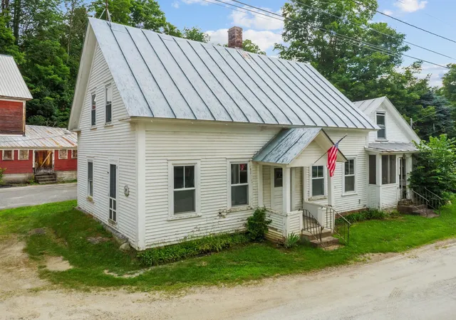 Photo 2 of Single family home for sale at 18 Oak Chapel Rd, Bridgewater Corners, VT 05035 | MLS# 5103186 | Listing updated on 2026-08-04