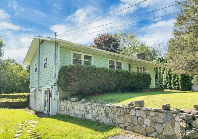 Photo 1 of Single family home for sale at 15 Tuttle Ln, Greenland, NH 03840 | MLS# 5103203 | Listing updated on 2026-10-02