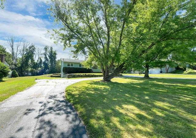 Photo 3 of Single family home for sale at 15 Tuttle Ln, Greenland, NH 03840 | MLS# 5103203 | Listing updated on 2026-10-02