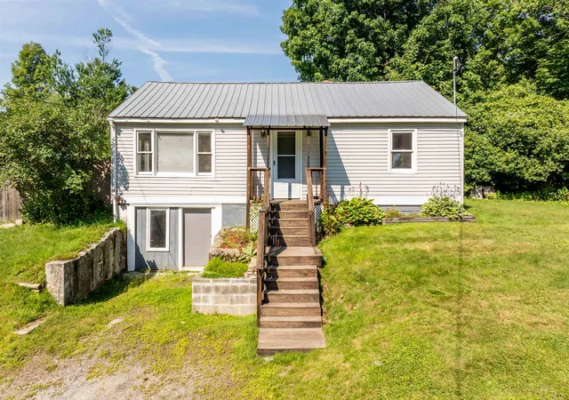 1st image of 10 Swan St, Newport, NH 03773 | MLS# 5103210