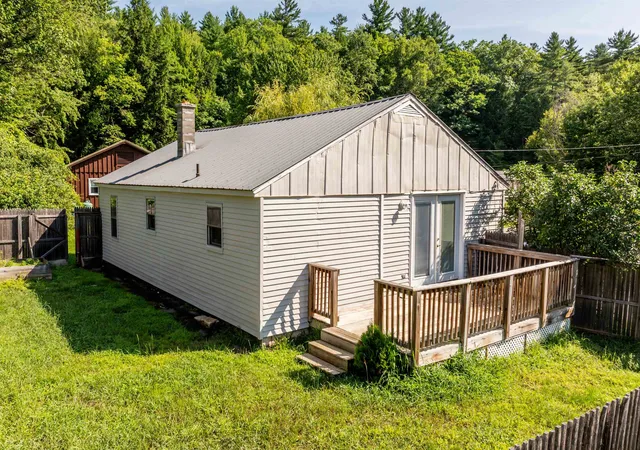 4th image of 10 Swan St, Newport, NH 03773 | MLS# 5103210
