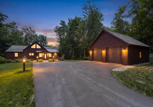 Single family home for sale at 39 Snowy Owl Ln, Plymouth, VT 05056 | MLS# 5103229