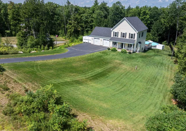 3rd image of 106 Maple Ridge Rd, Nottingham, NH 03290 | MLS# 5103247