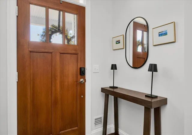 Photo 3 of Single family home for sale at 266 Rye Cir, South Burlington, VT 05403 | MLS# 5103260 | Listing updated on 2026-09-22