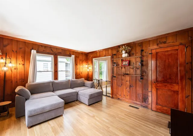 2nd image of 493 Sunapee St, Newport, NH 03773 | MLS# 5103285