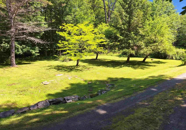 Photo 2 of Single family home for sale at 948 Wheelock Rd, Quechee, VT 05059 | MLS# 5103288 | Listing updated on 2026-09-03