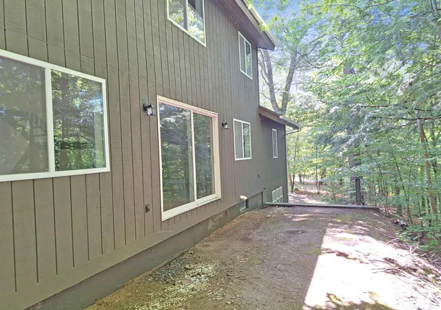 Photo 3 of Single family home for sale at 948 Wheelock Rd, Quechee, VT 05059 | MLS# 5103288 | Listing updated on 2026-09-03
