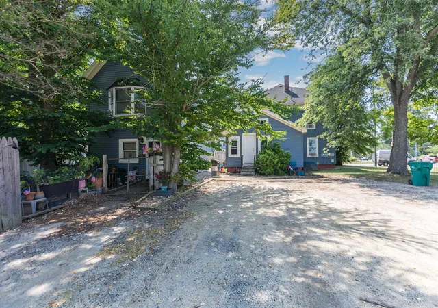 39th image of 2 Pleasant St, Rochester, NH 03867 | MLS# 5103300