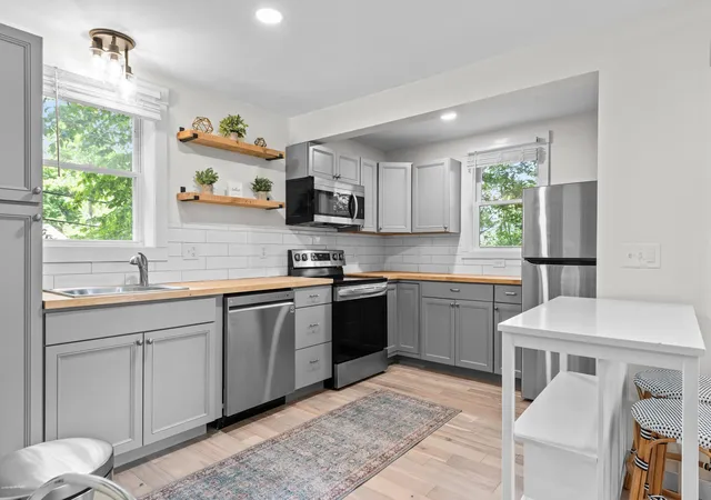 Photo 3 of Single family home for sale at 142 Browns Pasture Rd, Strafford, NH 03884 | MLS# 5103308 | Listing updated on 2026-09-16