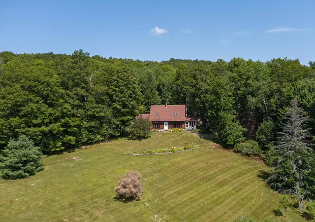 Photo 4 of Single family home for sale at 1383 Shadow Lake Rd, Waterford, VT 05819 | MLS# 5103347 | Listing updated on 2026-08-04