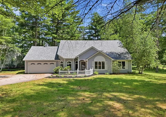 1st image of 10 Falcon Wy, Hales Location, NH 03860 | MLS# 5103348