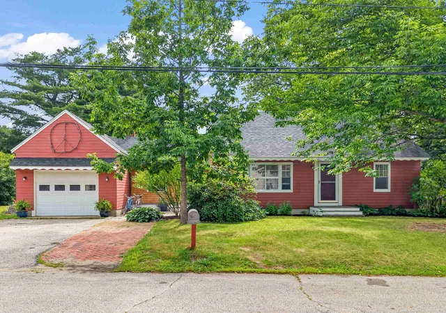 1st image of 7 Wilbrod Ave, Dover, NH 03820 | MLS# 5103354