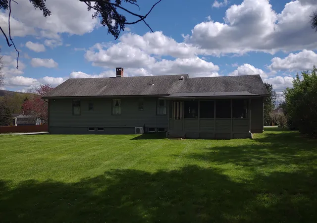 Photo 3 of Single family home for sale at 11 Emeritus St, Rutland, VT 05701 | MLS# 5103361 | Listing updated on 2026-09-23