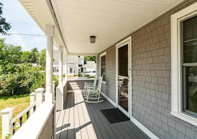 Photo 3 of Sale Pending at 281 Main St, Salem, NH 03079 | MLS# 5103368 | Listing updated on 2026-09-06