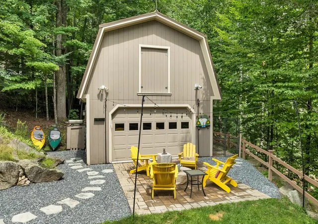 Photo 4 of Single family home for sale at 4 Anderson Pond Rd, Grantham, NH 03753 | MLS# 5103377 | Listing updated on 2026-10-02