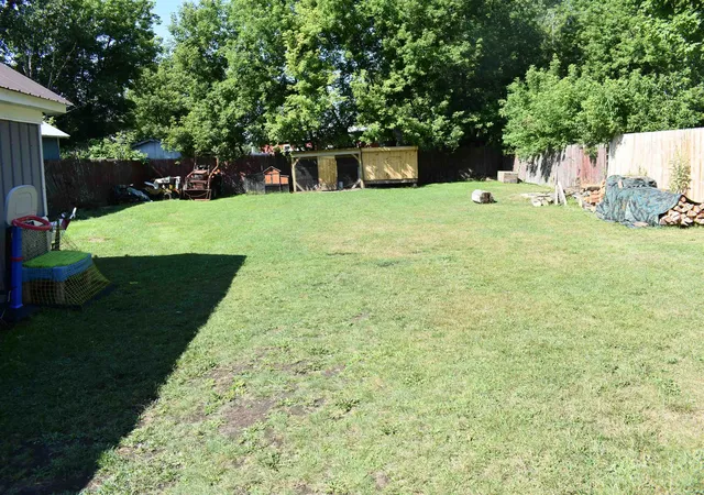 Photo 3 of Single family home for sale at 359 Railroad St, Island Pond, VT 05846 | MLS# 5103390 | Listing updated on 2026-10-01