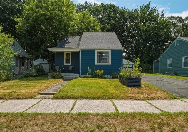 Single family home for sale at 51 Cayuga Ct, Burlington, VT 05408 | MLS# 5103399