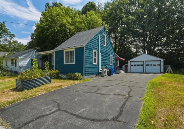 Photo 2 of Single family home for sale at 51 Cayuga Ct, Burlington, VT 05408 | MLS# 5103399 | Listing updated on 2026-08-05