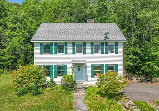 Single family home for sale at 470 Maple St, Saint Johnsbury, VT 05819 | MLS# 5103402