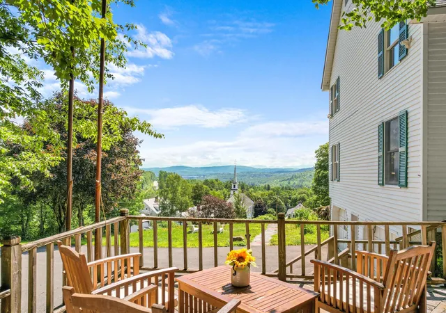 Photo 2 of Single family home for sale at 470 Maple St, Saint Johnsbury, VT 05819 | MLS# 5103402 | Listing updated on 2026-09-04