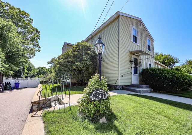 Photo 3 of Sale Pending at 1347 Candia Rd, Manchester, NH 03109 | MLS# 5103426 | Listing updated on 2026-09-04