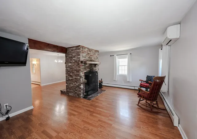 Photo 4 of Sale Pending at 1347 Candia Rd, Manchester, NH 03109 | MLS# 5103426 | Listing updated on 2026-09-04