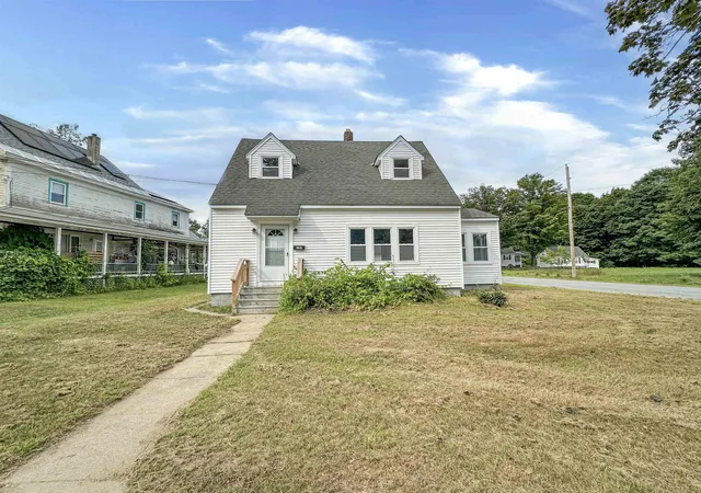 Photo 2 of Single family home for sale at 194 Union St, Springfield, VT 05156 | MLS# 5103434 | Listing updated on 2026-09-01