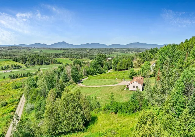 Photo 3 of Single family home for sale at 338 Perrault Dr, Newport Center, VT 05857 | MLS# 5103459 | Listing updated on 2026-09-10
