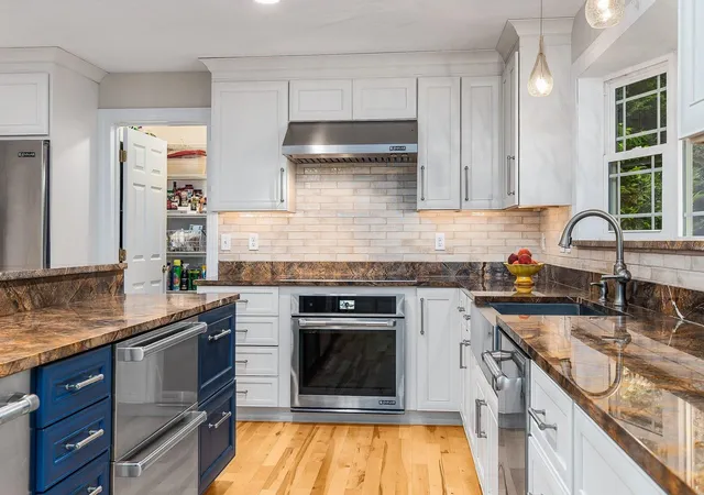 Photo 3 of Single family home for sale at 4 Jane Appleton Wy, Hampton, NH 03842 | MLS# 5103468 | Listing updated on 2026-09-01