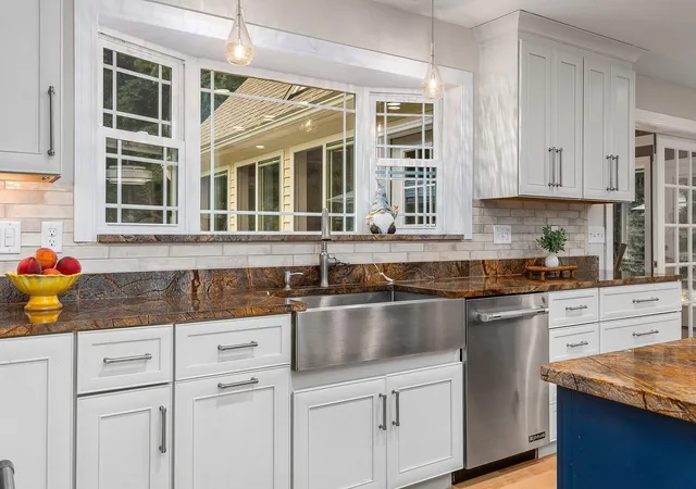 Photo 4 of Single family home for sale at 4 Jane Appleton Wy, Hampton, NH 03842 | MLS# 5103468 | Listing updated on 2026-09-01