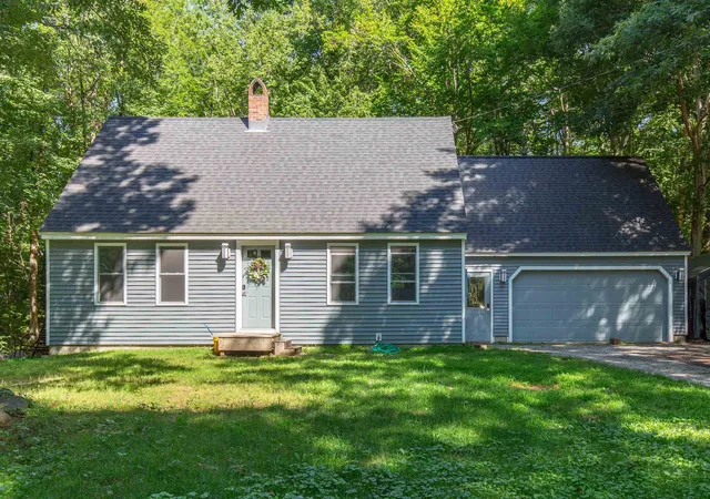 2nd image of 39 Evergreen Cir, Henniker, NH 03242 | MLS# 5103472