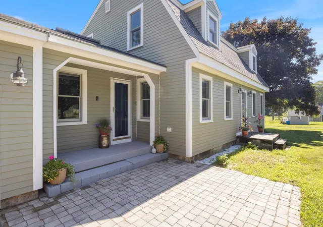 Photo 3 of Single family home for sale at 131 1/2 Littleworth Rd, Dover, NH 03820 | MLS# 5103484 | Listing updated on 2026-09-19