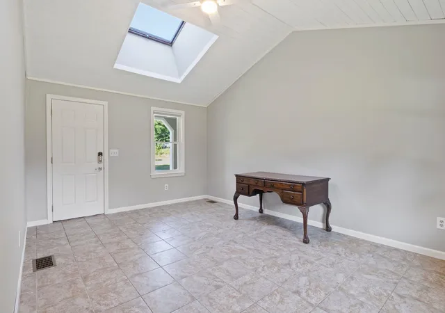 Photo 4 of Single family home for sale at 131 1/2 Littleworth Rd, Dover, NH 03820 | MLS# 5103484 | Listing updated on 2026-10-01