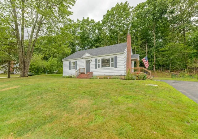 Photo 1 of Single family home for sale at 9 Laurel St, New Ipswich, NH 03071 | MLS# 5103493 | Listing updated on 2026-09-09